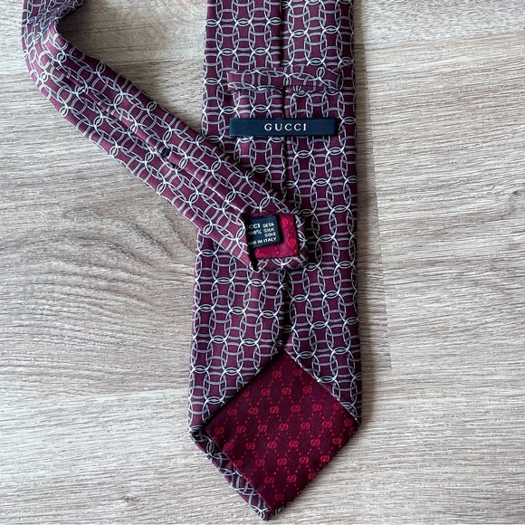GUCCI Vintage Men's Silk Necktie - Picture 4 of 4